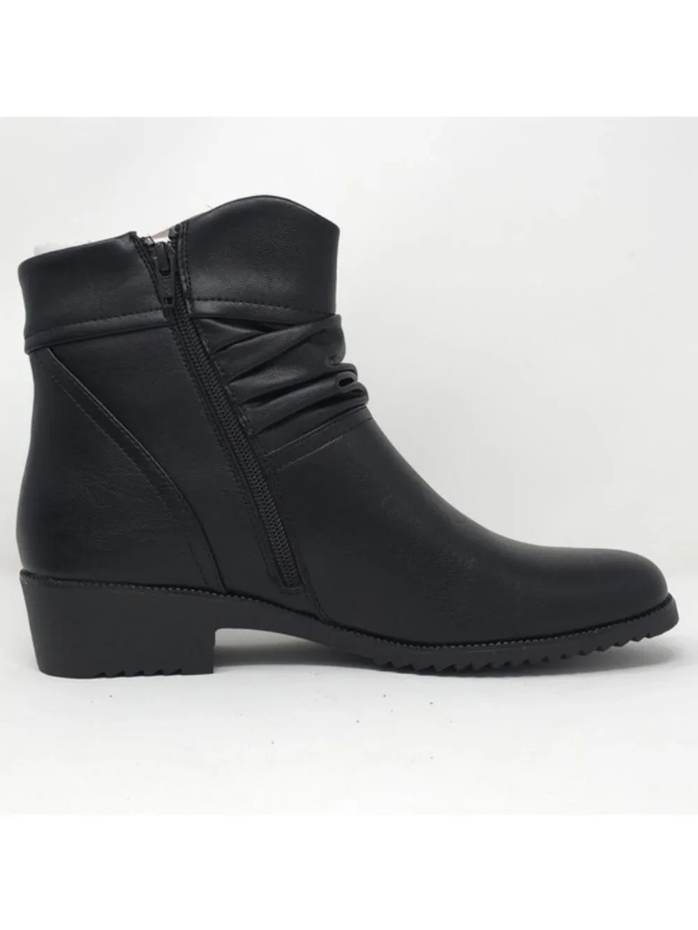 CLIFFS BY WHITE MOUNTAIN Durbon Block Heeled Ankle Bootie Black/Smooth 10M